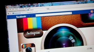 Zuckeberg anuncia la compra de Instagram Facebook compra Instagram